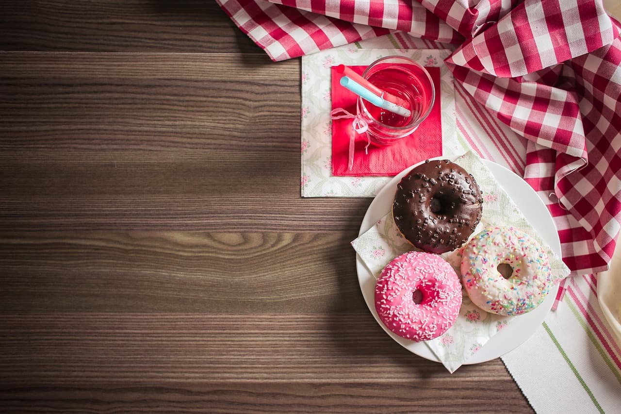 CHEAT MEAL – ZALETY I ZAGROŻENIA
