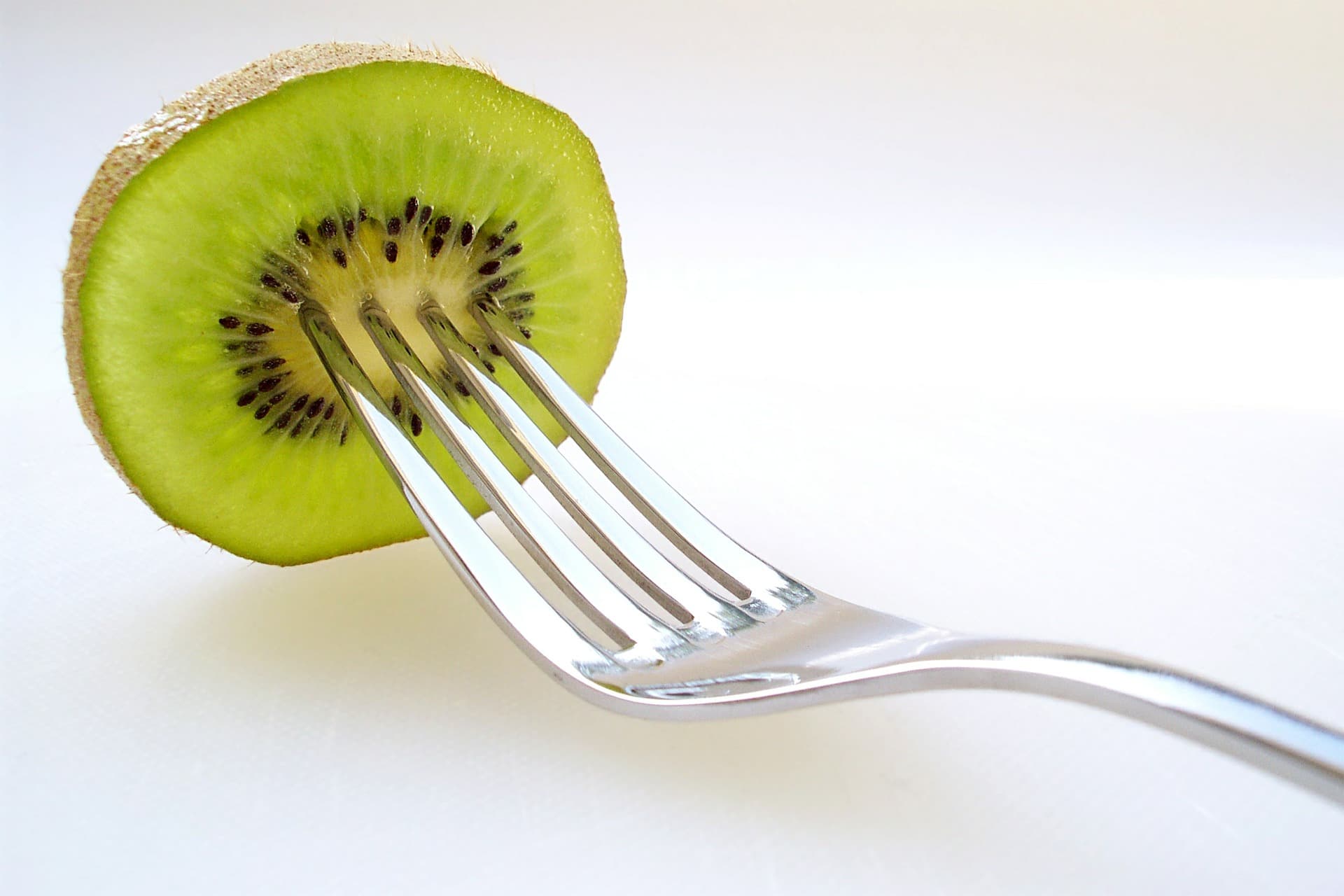 OWOC KIWI – SMACZNY DODATEK DO JADŁOSPISU